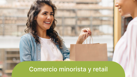 Cliente realizando una compra en establecimiento de comercio minorista y retail